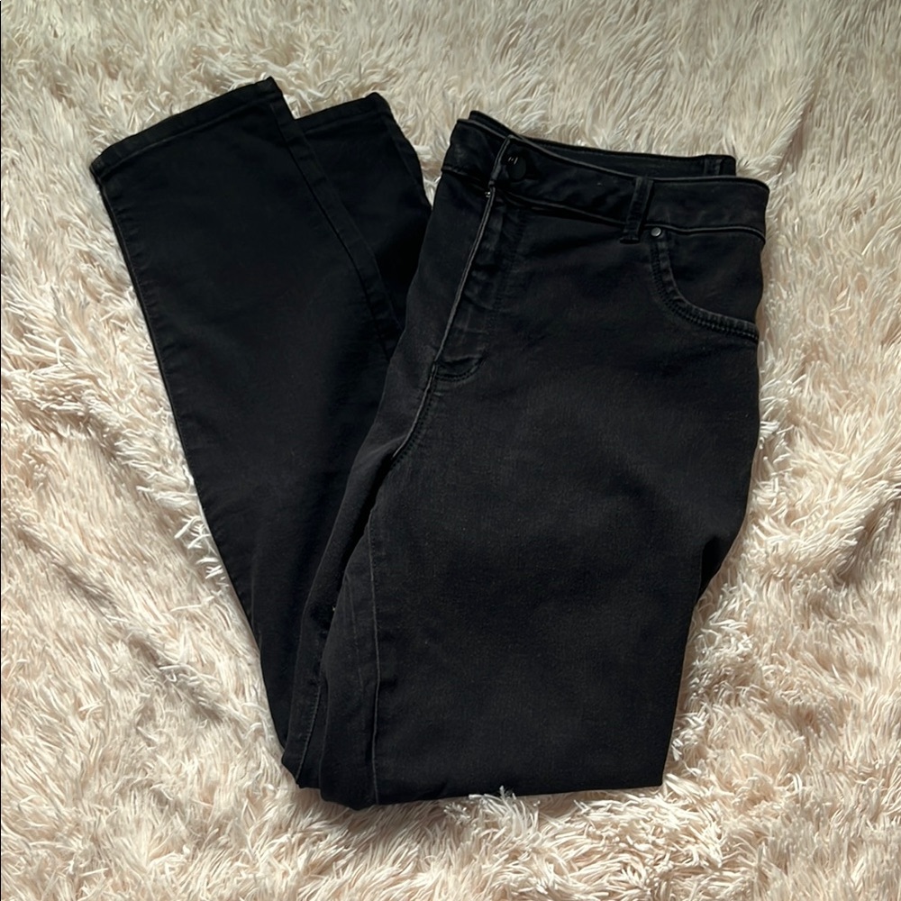 D. Jeans Black Jeans